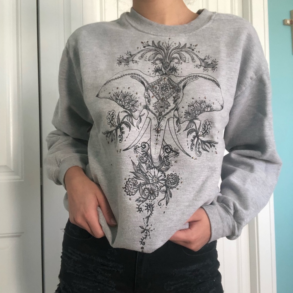 Urban Outfitters elephant crewneck